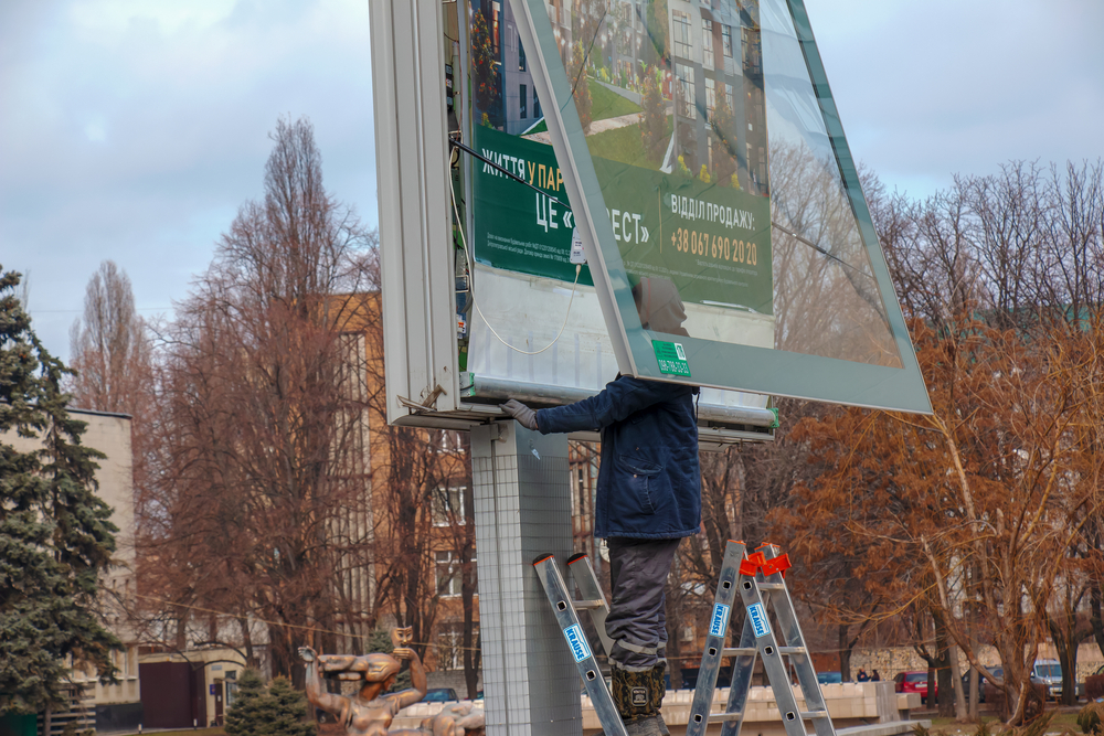 The Ultimate Guide to Streamlined Sign Installation with Tupp Signs