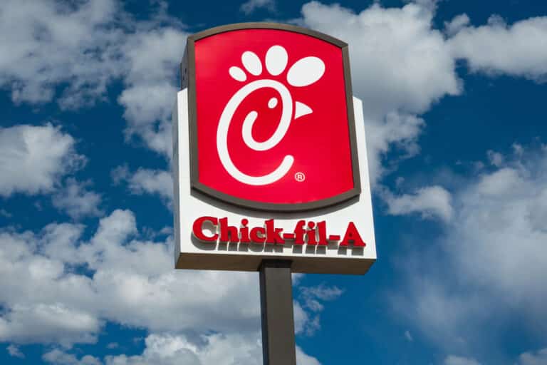 Chick-Fil-a Pylon Sign - Tupp Signs